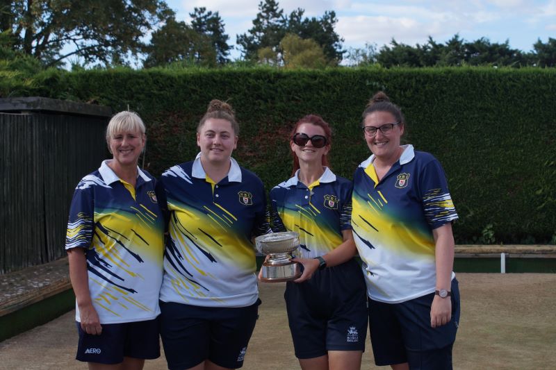 Ladies Fours wnrs small